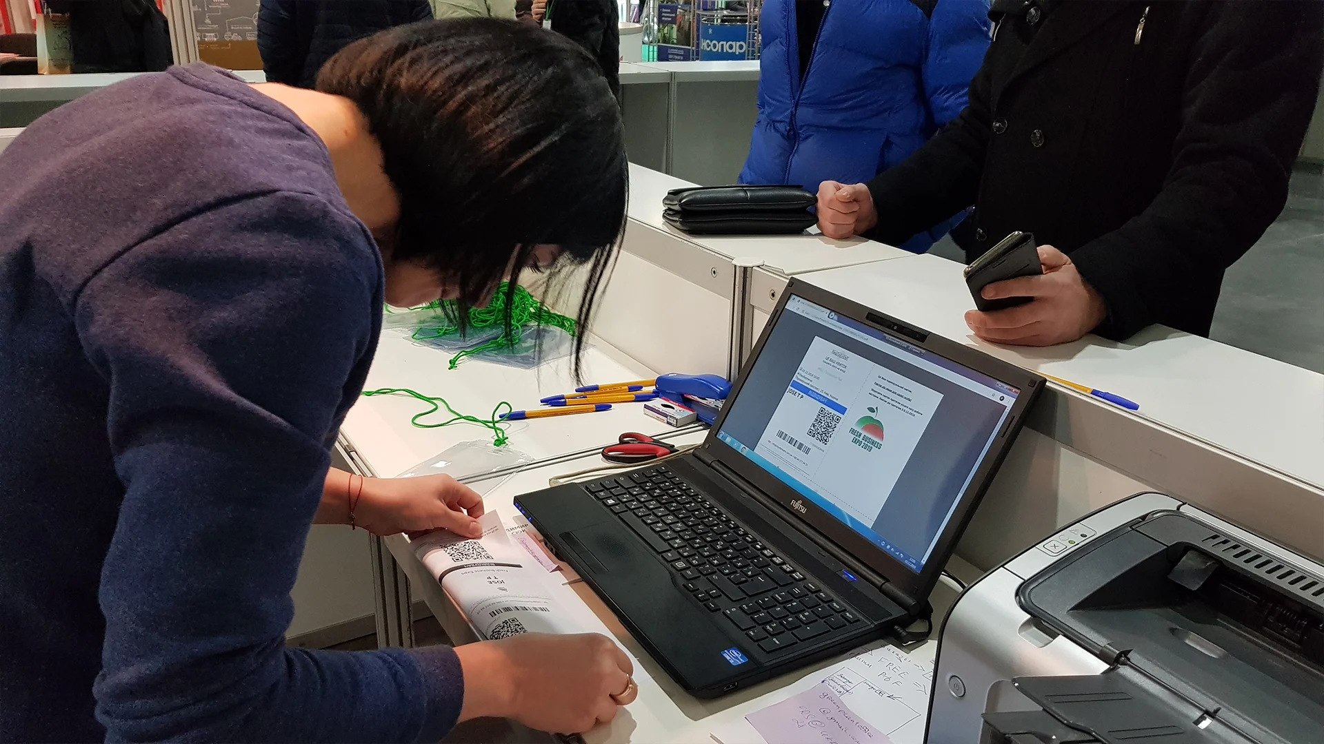 Bilet QR care servește drept ecuson nominal al participantului la expoziție
